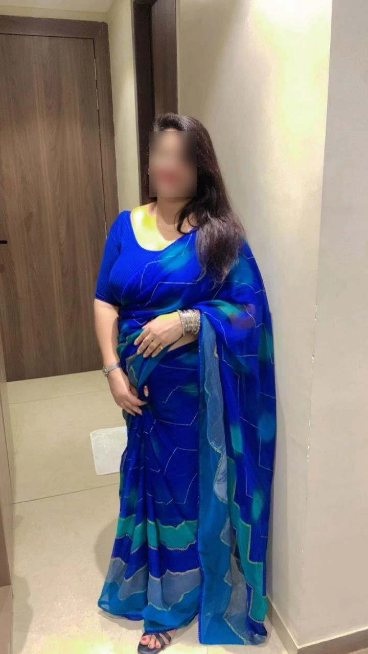 South Indian Housewife Cam Show – Indian escort in Mumbai — 2 / 7
