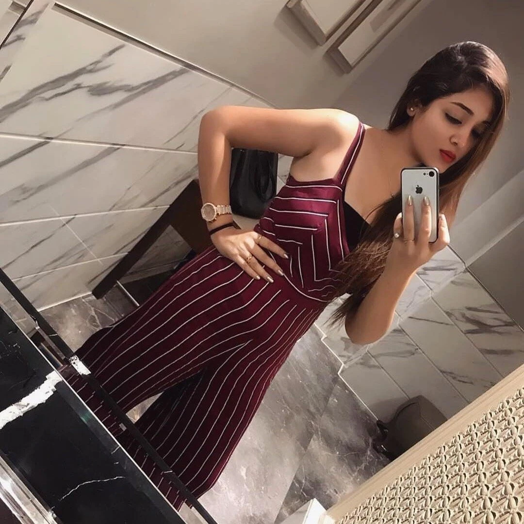 Hemanshika Sharma – Indian escort agency in Raipur — 3 / 4
