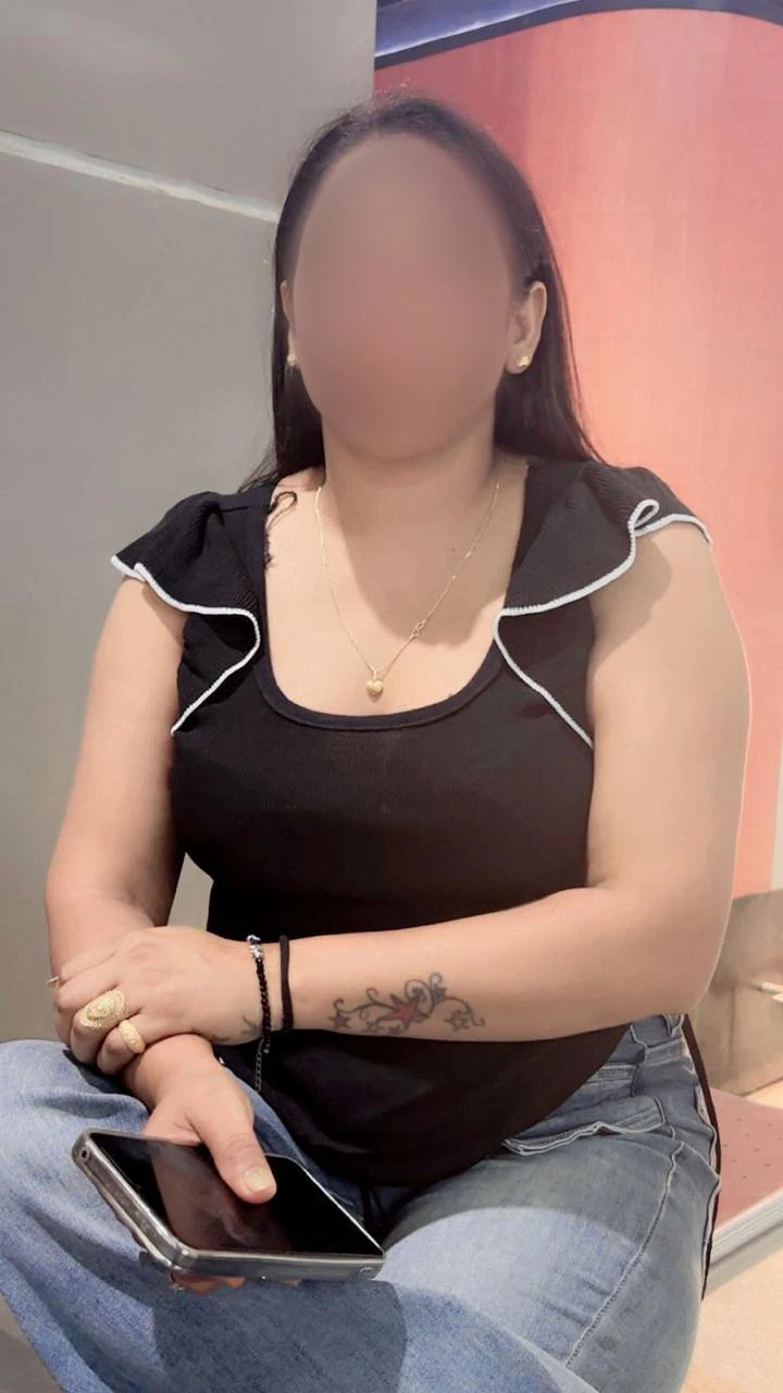 Juli Thakur Chhatarpur in Call – Indian escort in New Delhi — 3 / 5