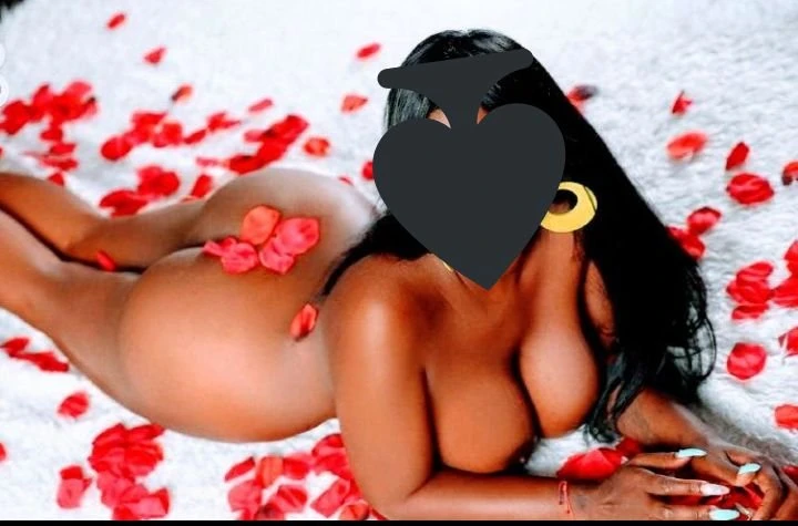 Nika – Ivorian escort in Abidjan — 2 / 5