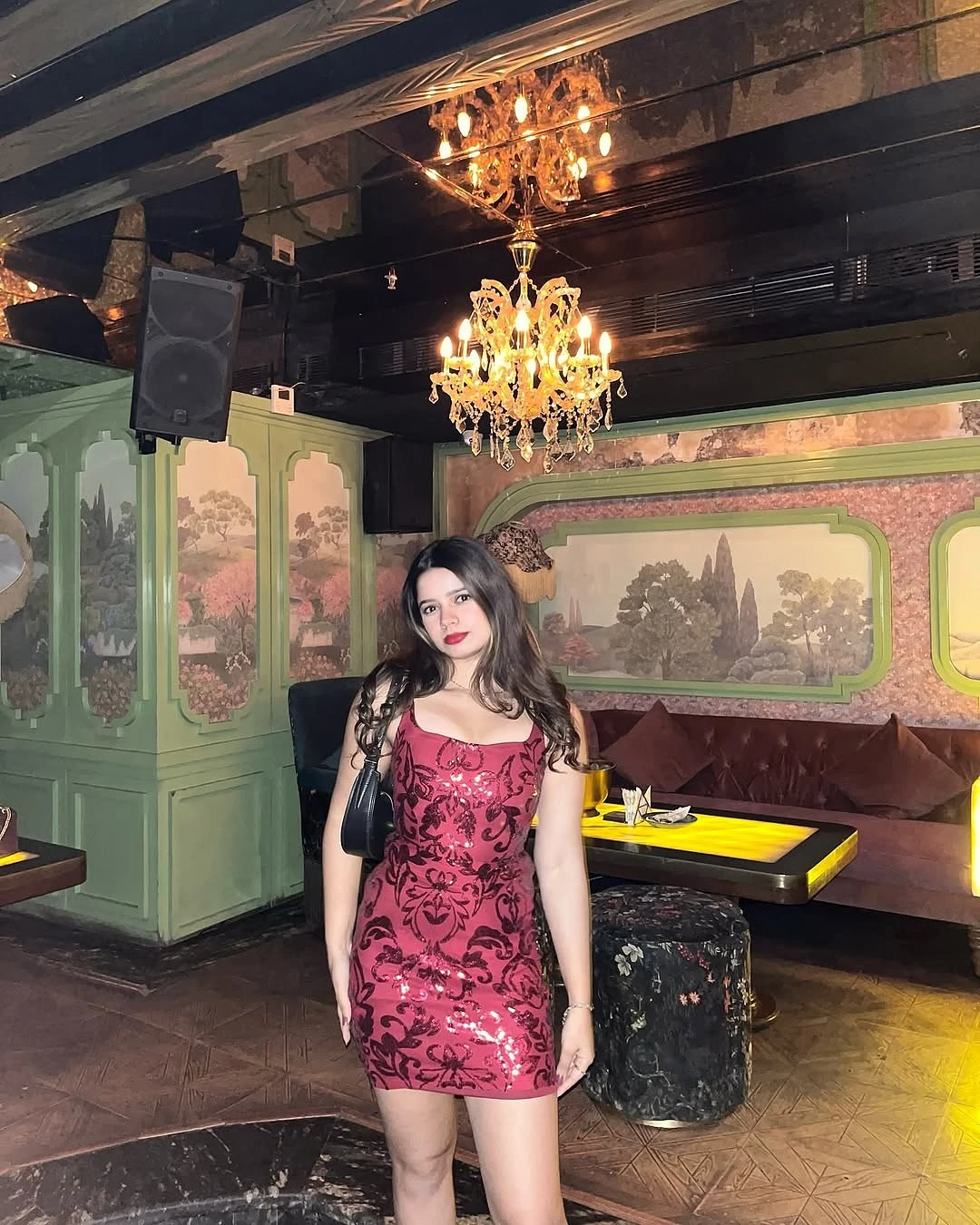 Vrinda – Indian escort in Thane — 2 / 4