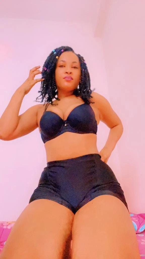 Siara – Burundian escort in Hyderabad — 6 / 7