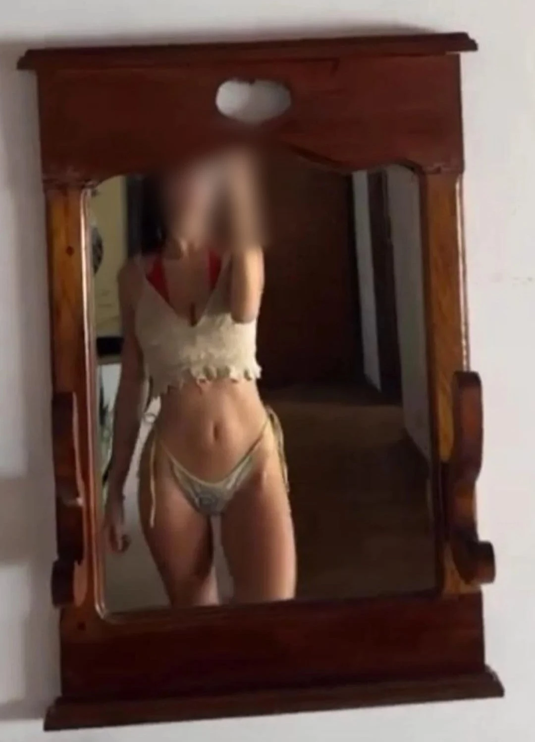 Vanshika Sood – Indian escort in New Delhi — 1 / 6