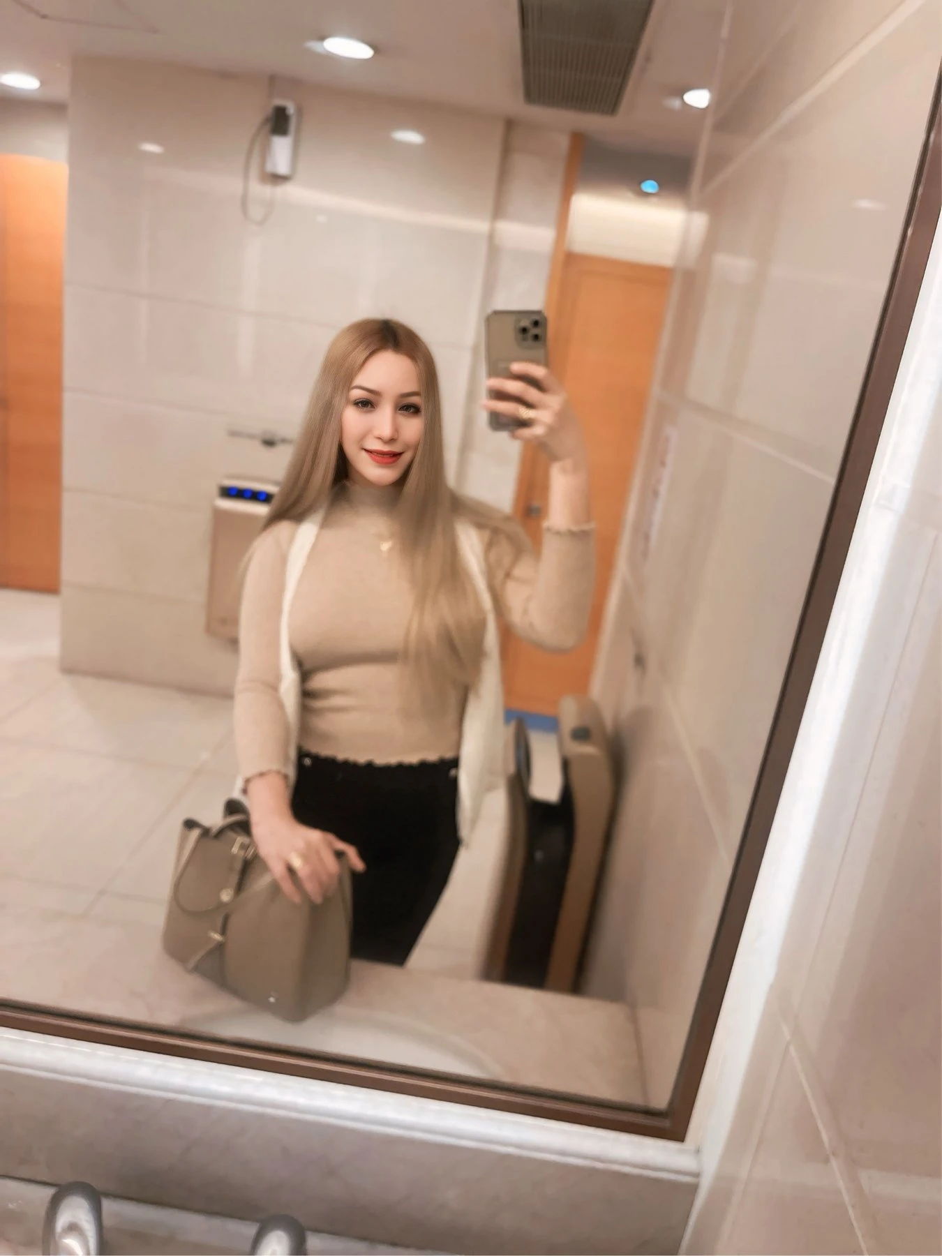 Miss Kara – Spanish escort in Macao — 15 / 19