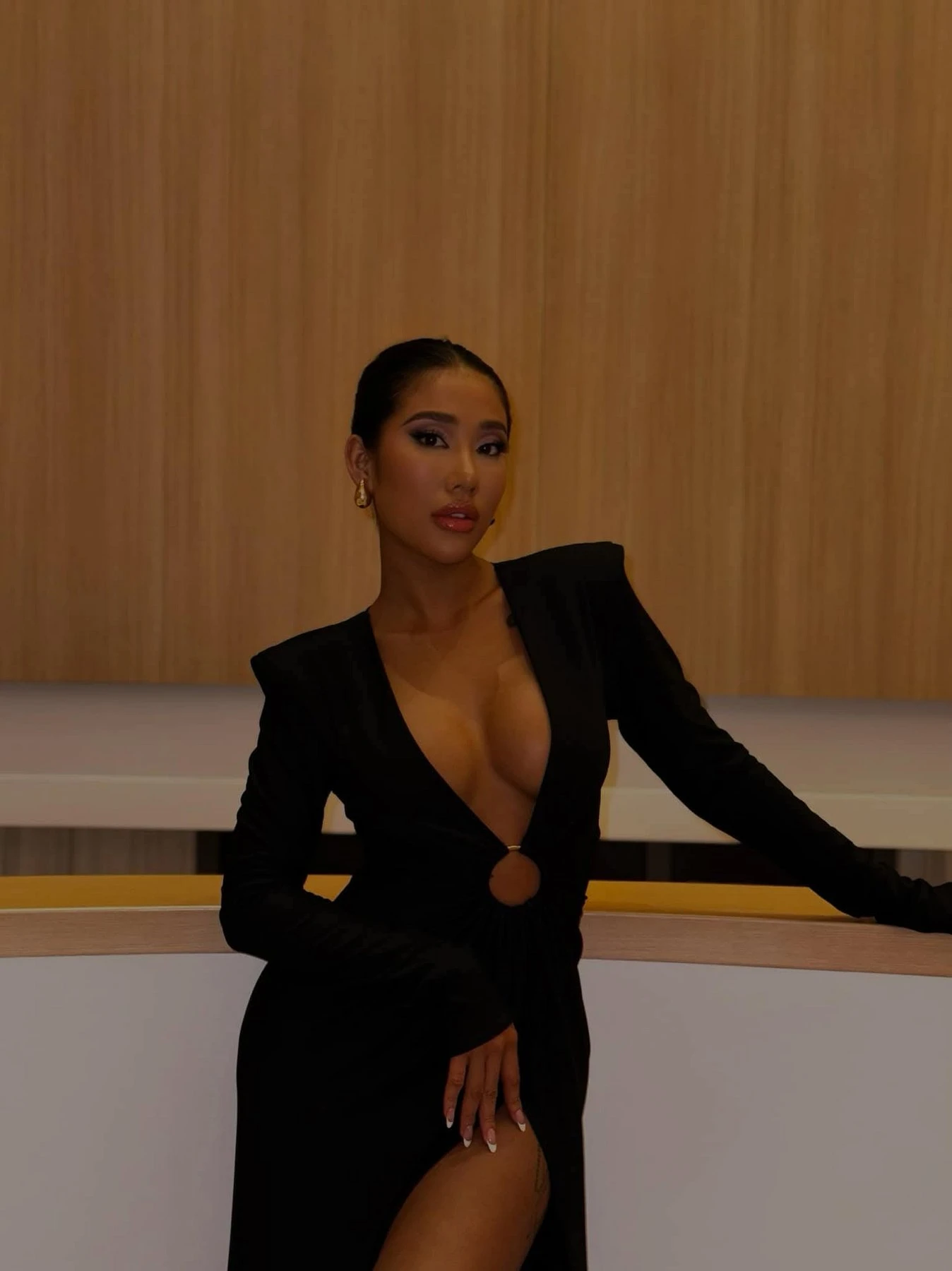 Vy Phạm – Russian escort in Montenegro — 6 / 22