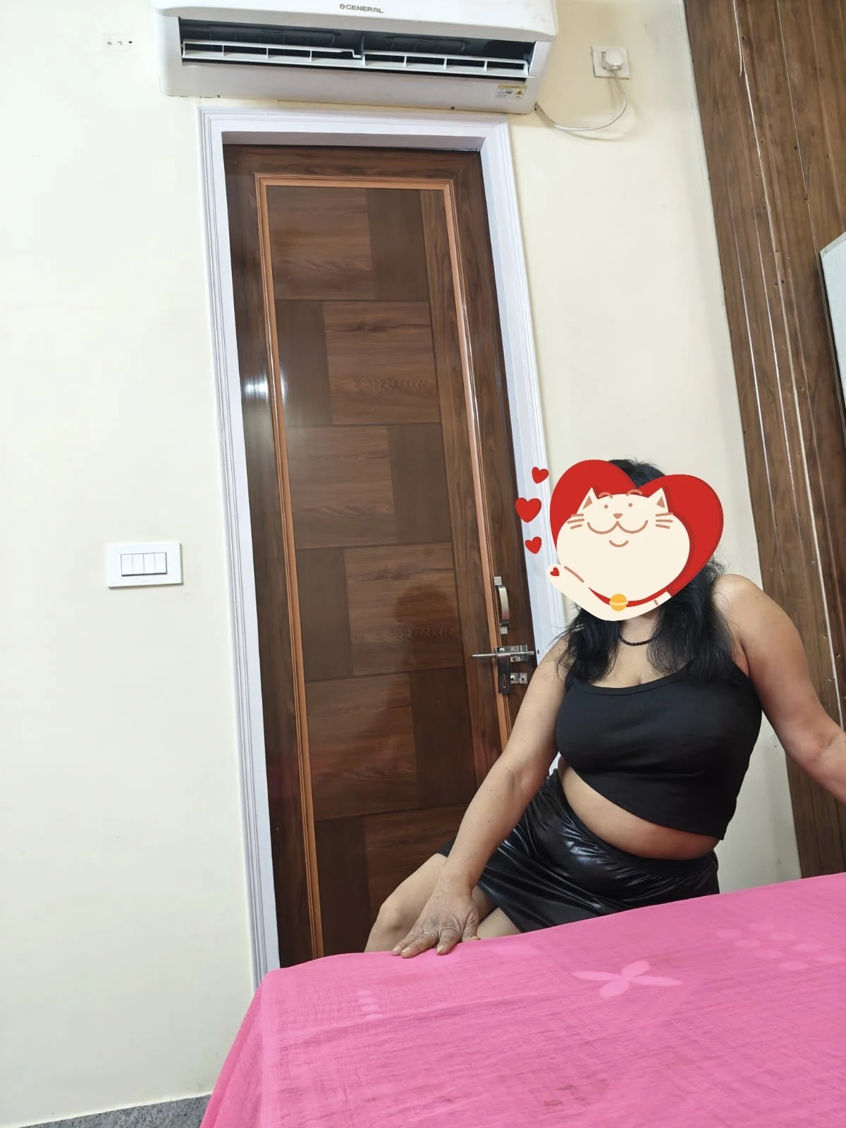 Raani Hot Chubby Women 100% Satisfaction – Indian escort in New Delhi — 9 / 16