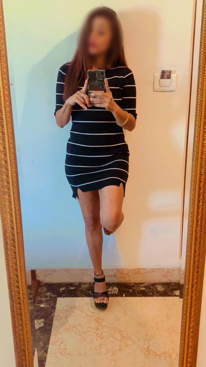 Kanika High profile escort – Indian escort agency in New Delhi — 9 / 10