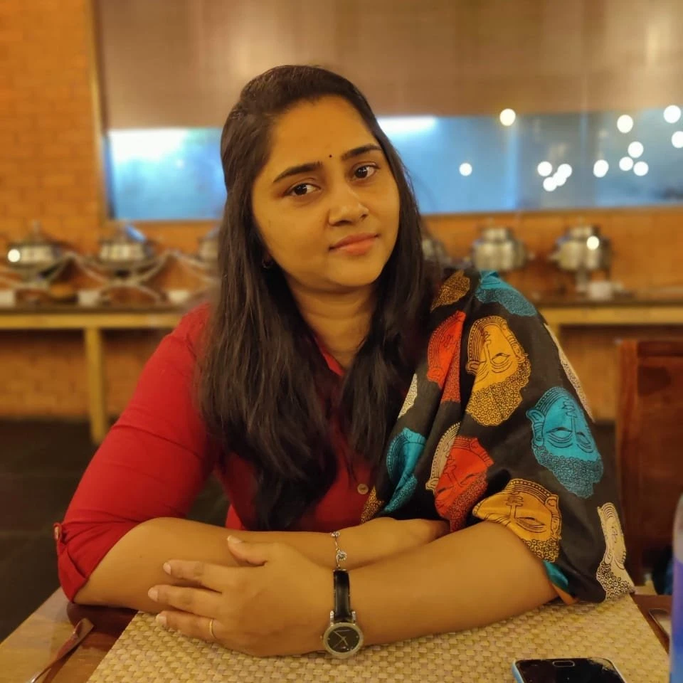 Sneha – Indian escort in Hyderabad — 1 / 2