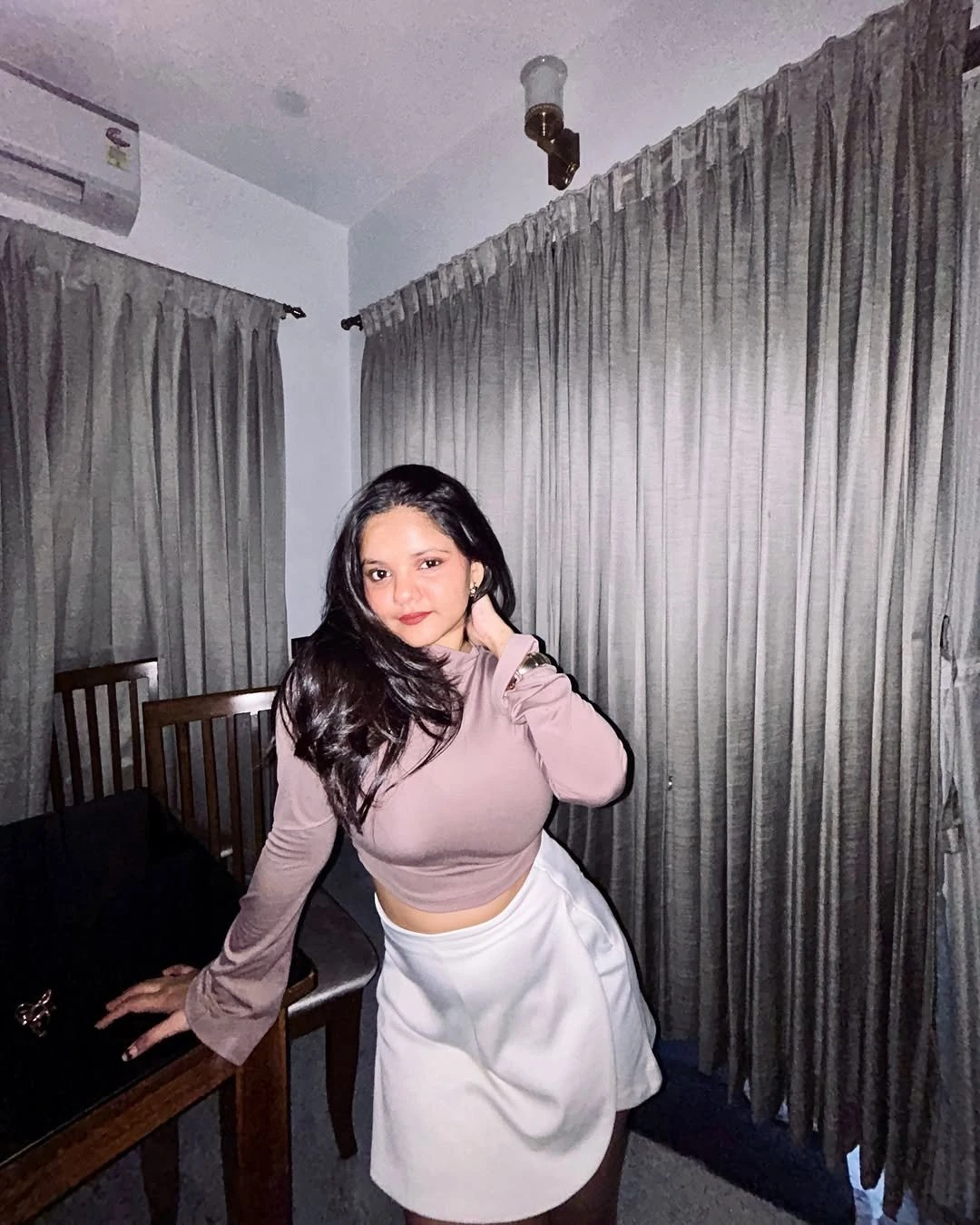 Samiksha – Indian escort in Mumbai — 2 / 3