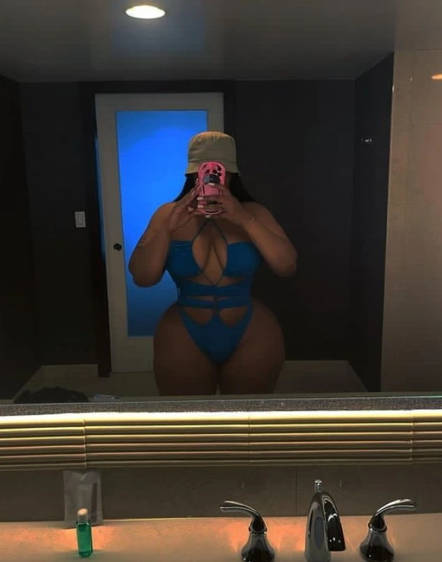 Maya meet and cam fun – Zambian adult performer in Mumbai — 1 / 2