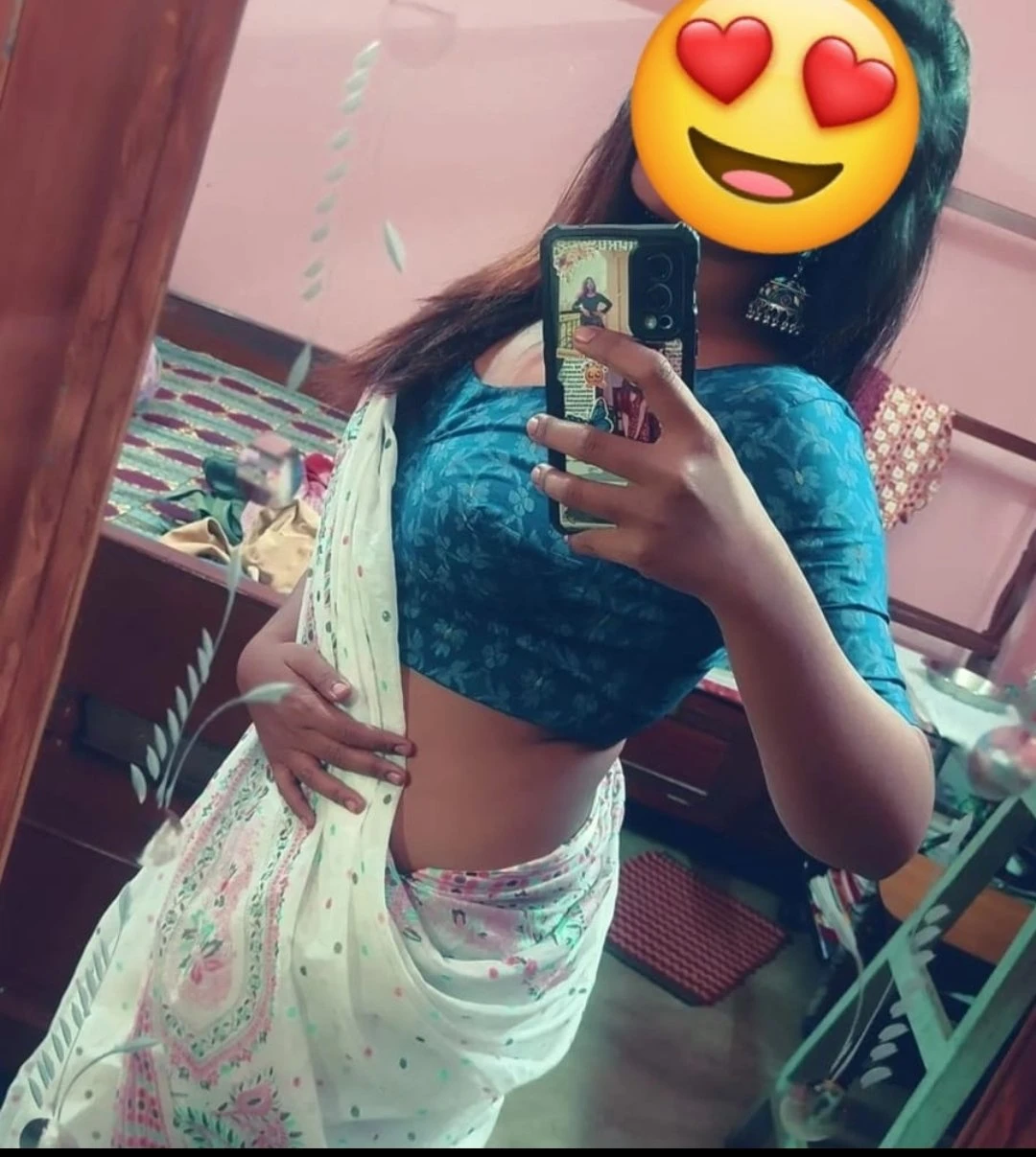 Ritika – Indian escort in New Delhi — 1 / 2