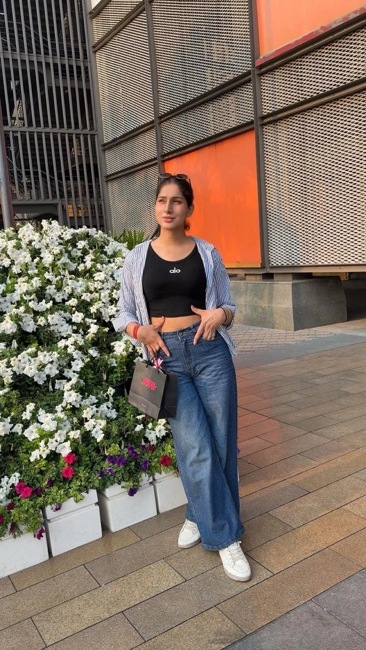 Deepika Cam and meet – Indian escort in New Delhi — 19 / 20