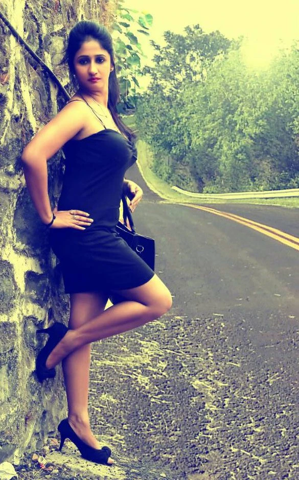 Reha Singh Model – Indian escort in Mumbai — 2 / 5