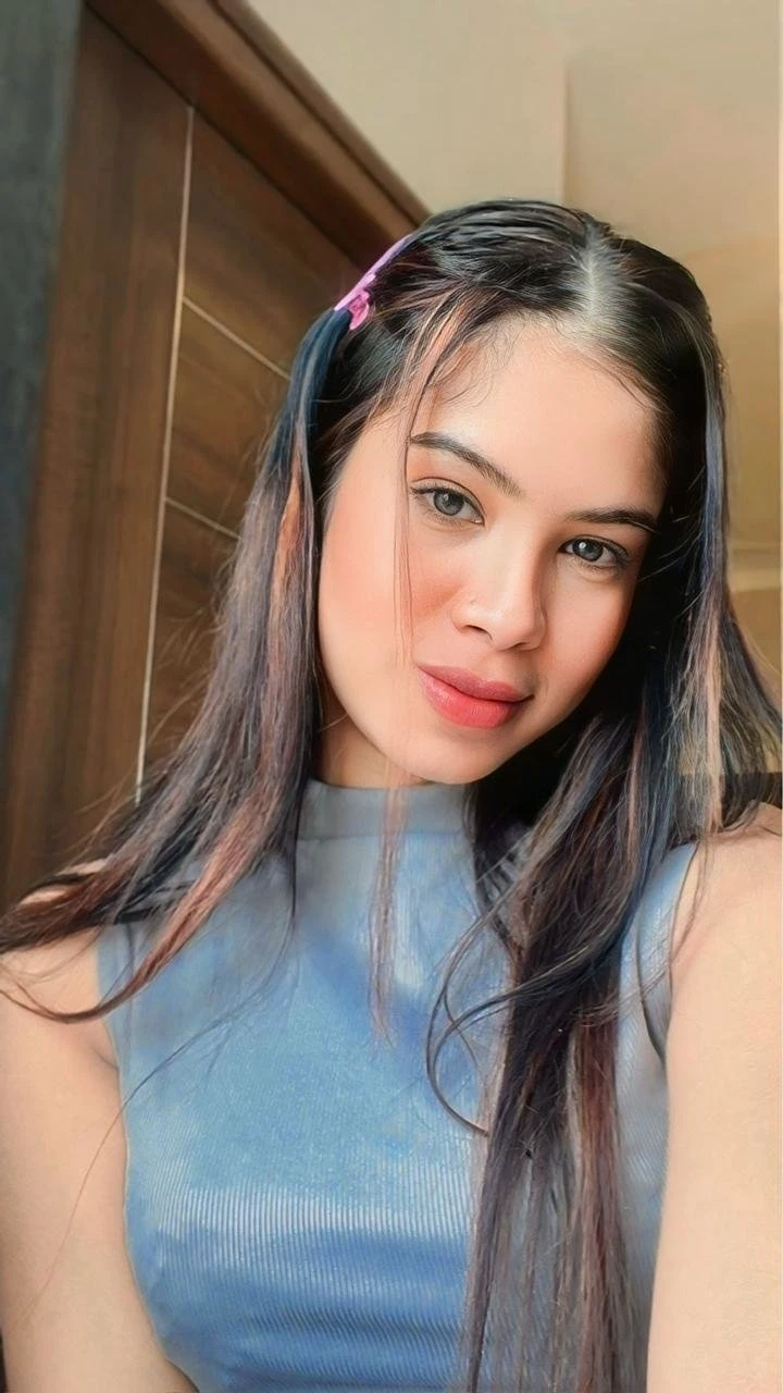 Monika – Indian escort in Udaipur — 2 / 4