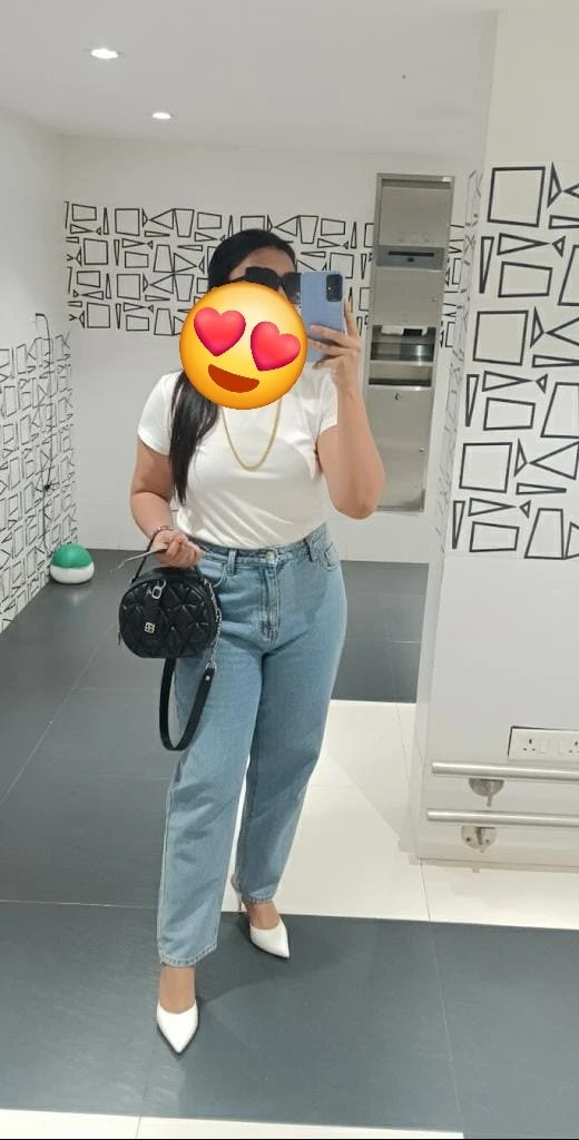 Reena Independent 22 Yrs Model – Indian escort in Mumbai — 11 / 13