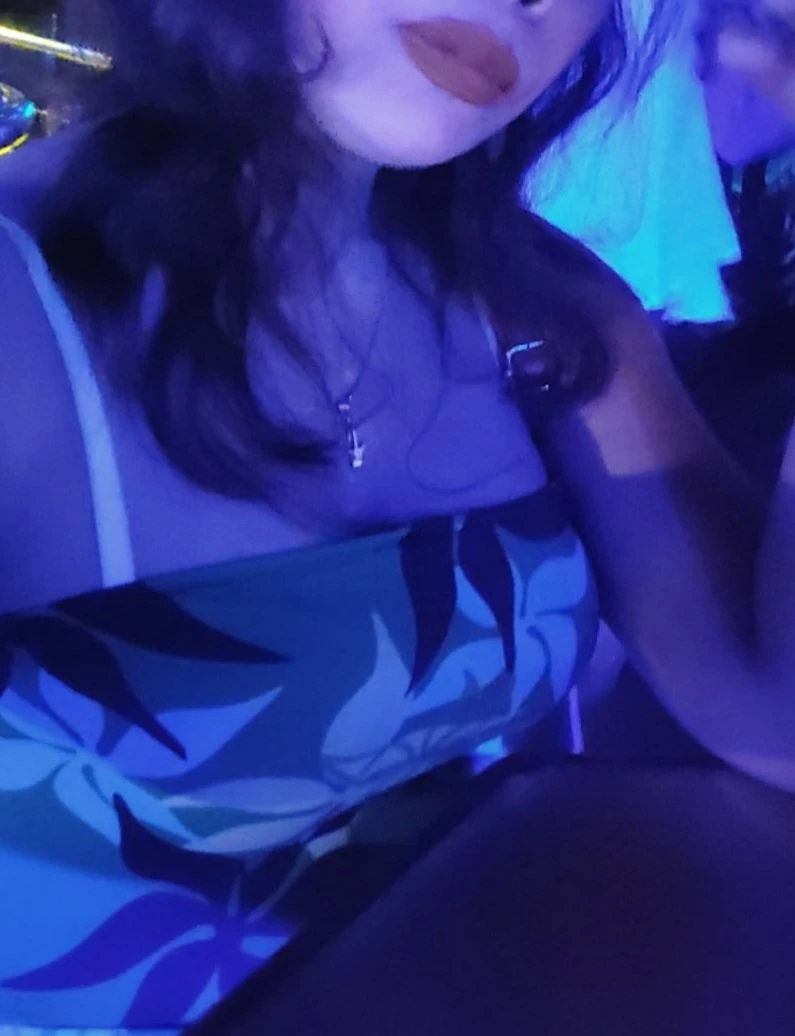 Sia – Indian escort in Kochi — 3 / 5