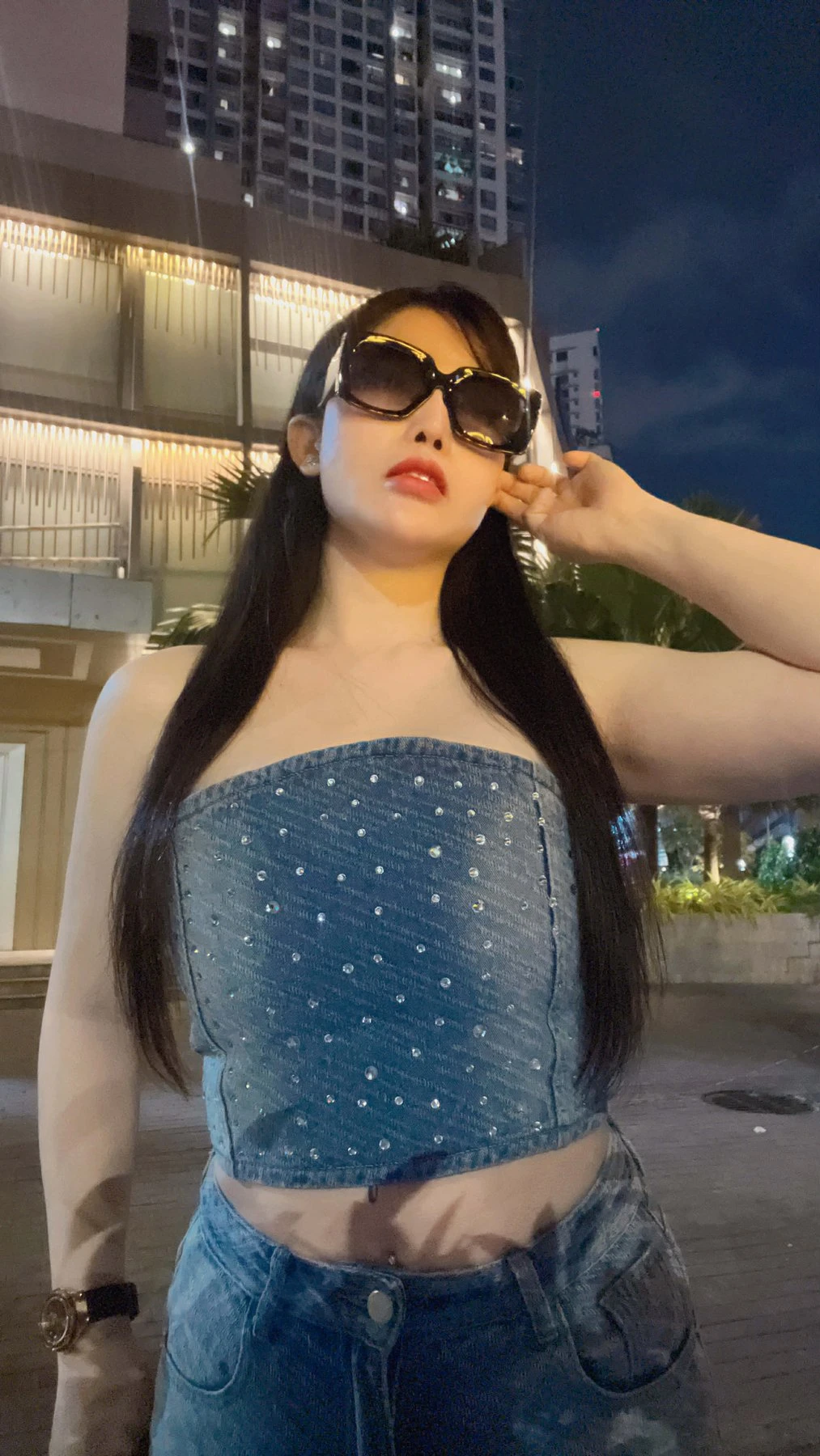 Anna – Vietnamese escort in Ho Chi Minh City — 16 / 19