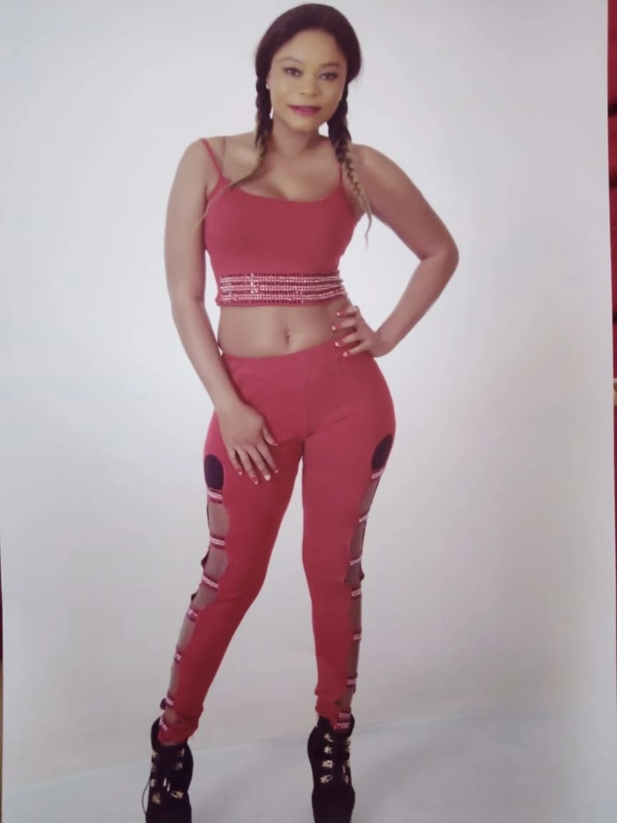 Gift – South African escort in Beirut — 2 / 3