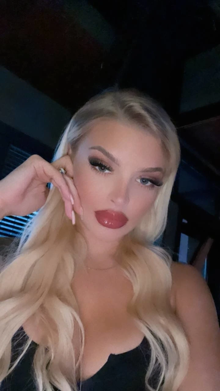 Lilina – Lithuanian escort in Stockholm — 12 / 16