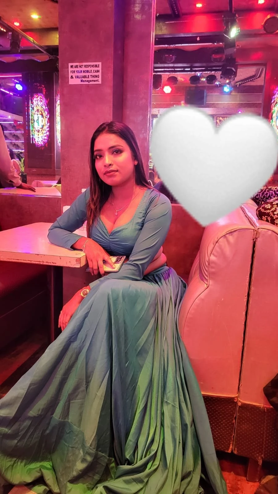 Saloni – Indian escort in Kolkata — 2 / 5