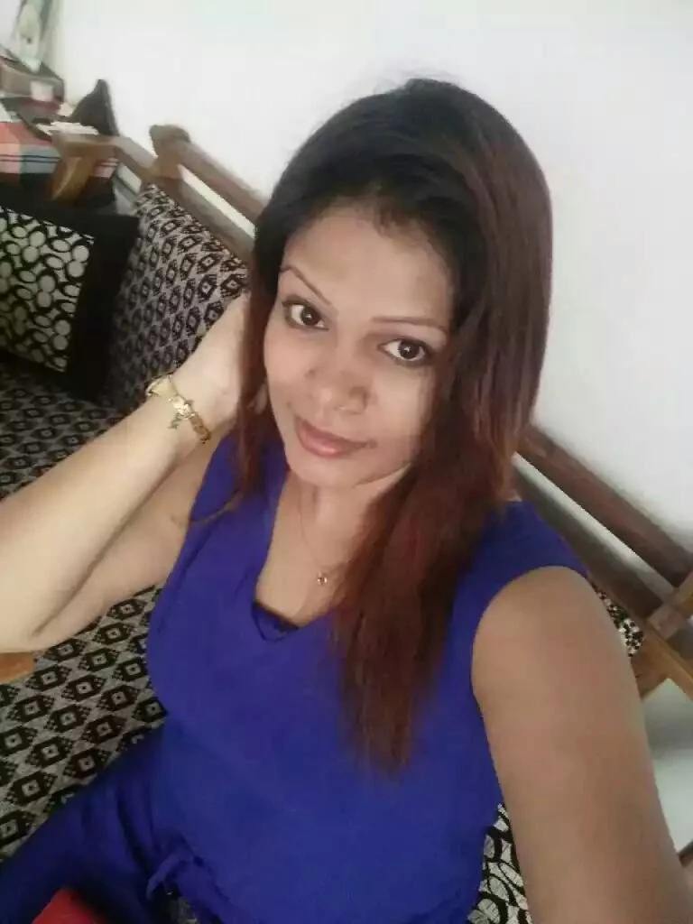 Dinushi Lesbian – Sri Lankan escort in Colombo — 2 / 3