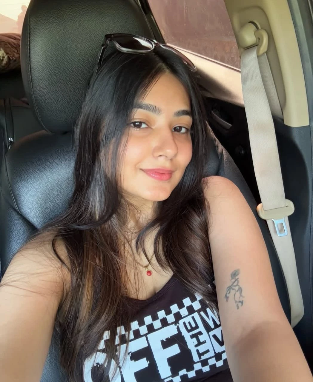 Simran Sharma – Indian escort in Pune — 2 / 4
