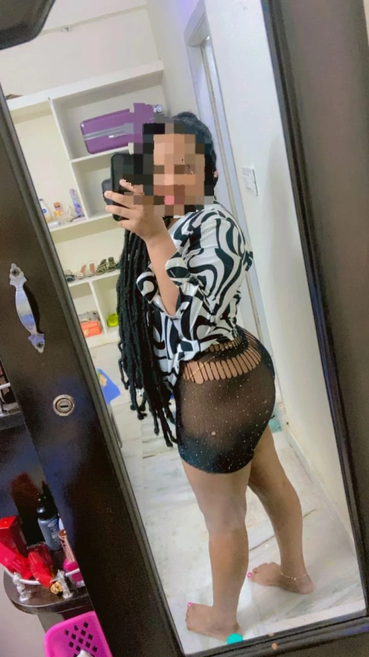 Big Boobs, Big Ass & Chubby Body – South African escort in Hyderabad — 3 / 4