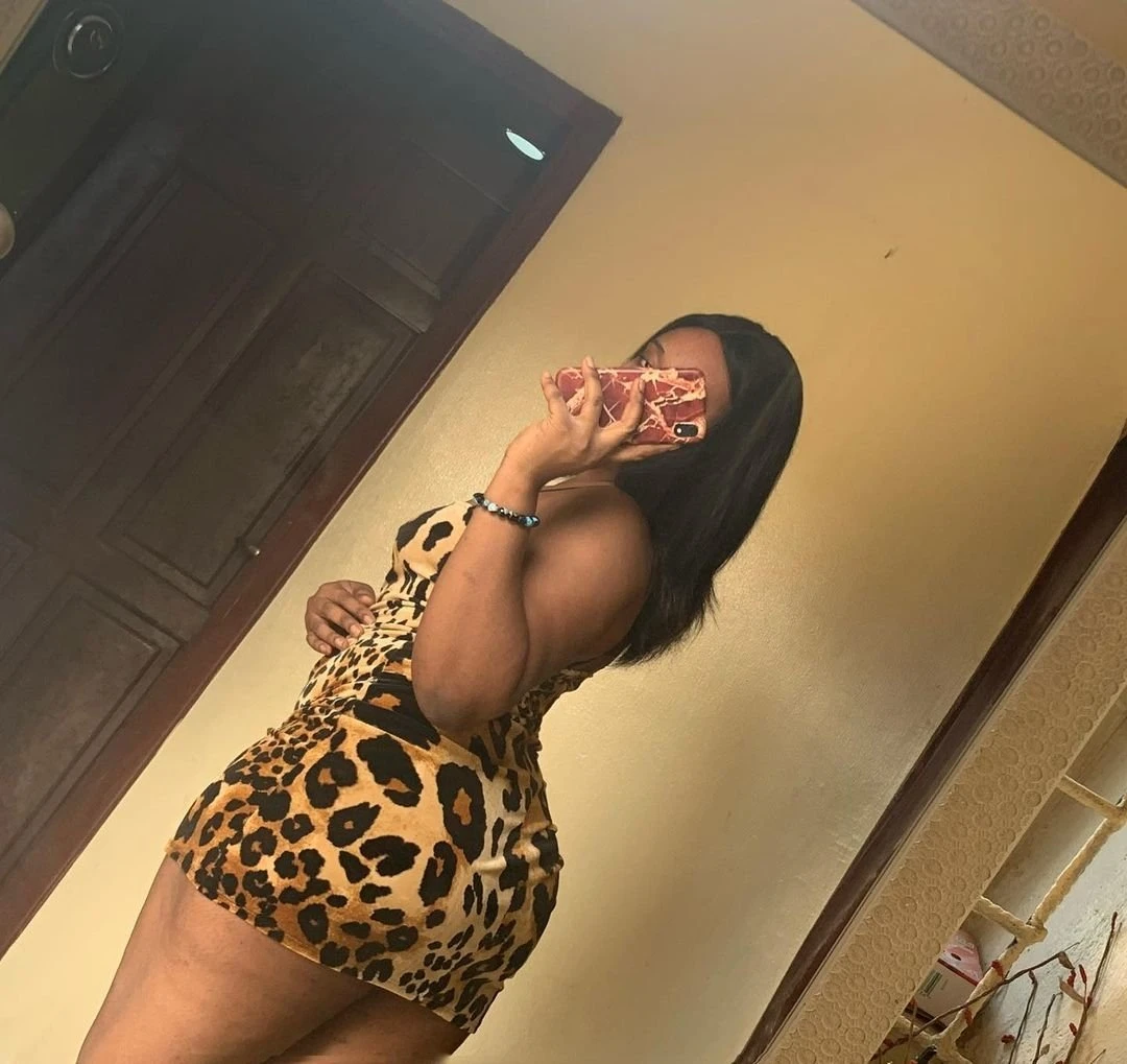Empress Junie – Guinea Bissauan dominatrix in Beirut — 2 / 13
