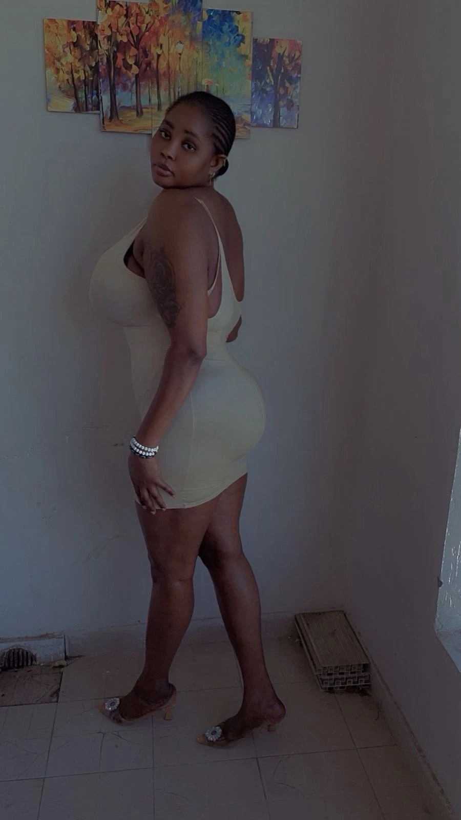 African Berry +91//923308//8294 – escort in Noida — 9 / 18