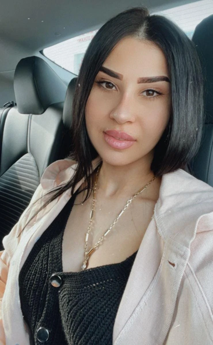 Sanya Oberoi – Indian escort in New Delhi — 3 / 5