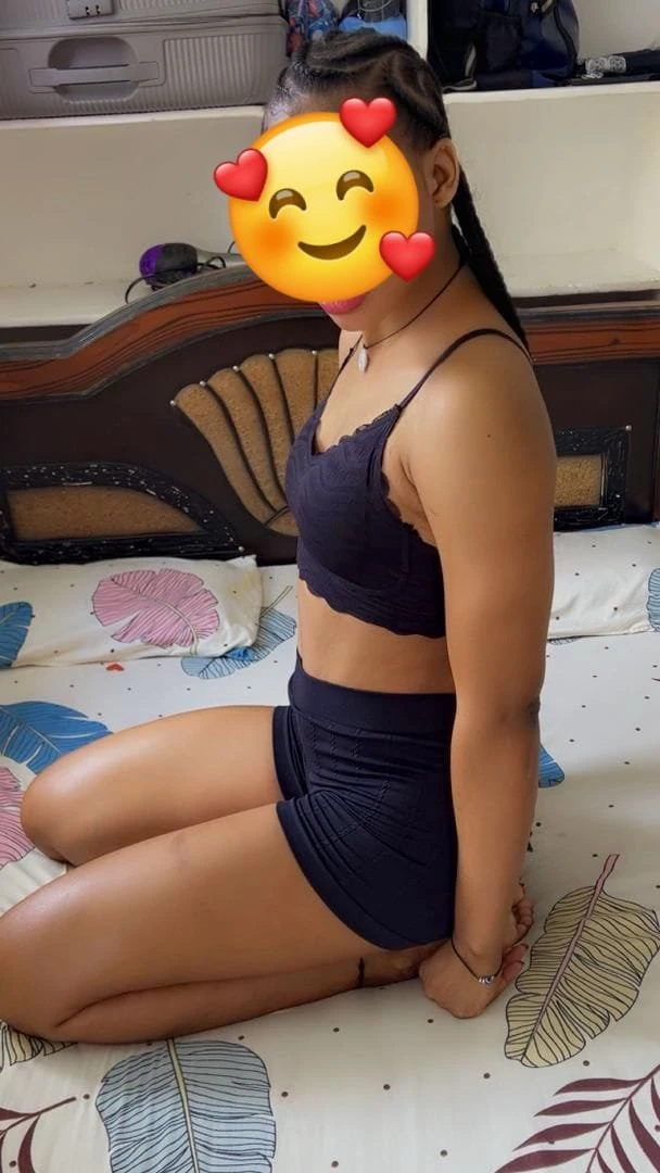 Bouncy Slim/lollipop Booty/Michaela – South African escort in Hyderabad — 6 / 7