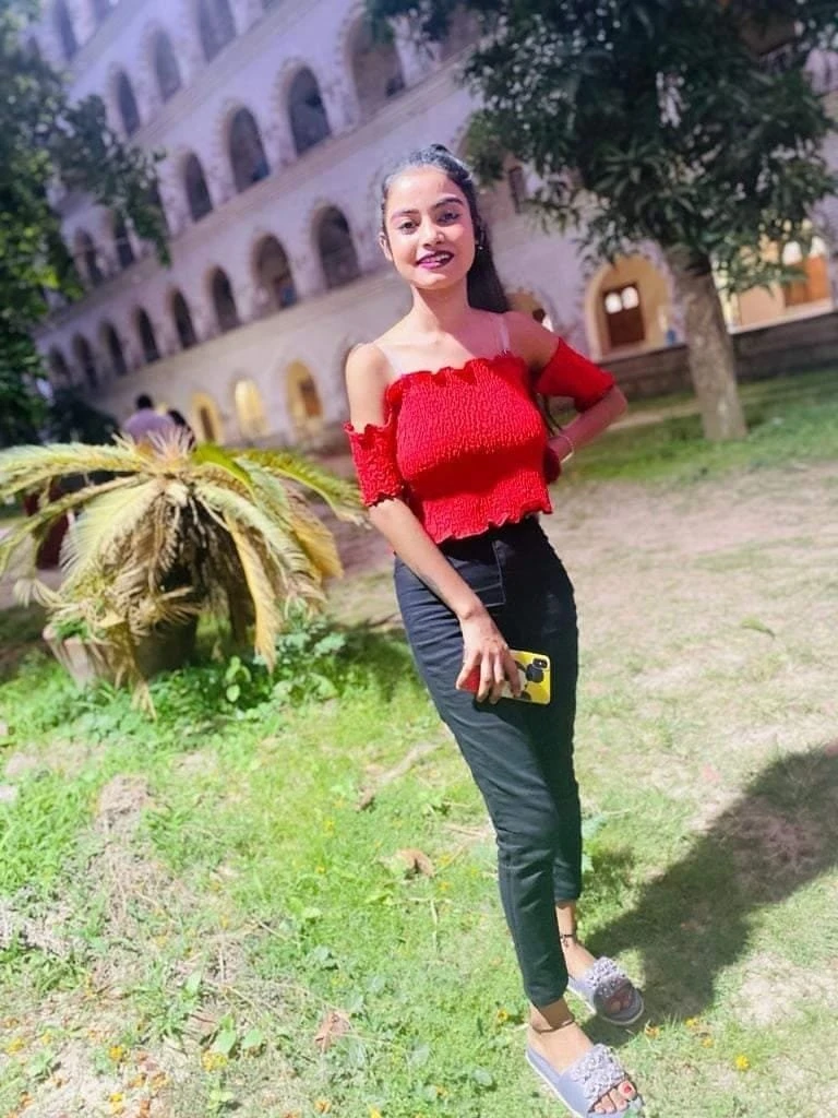 Riya – Indian escort in Mumbai — 2 / 3