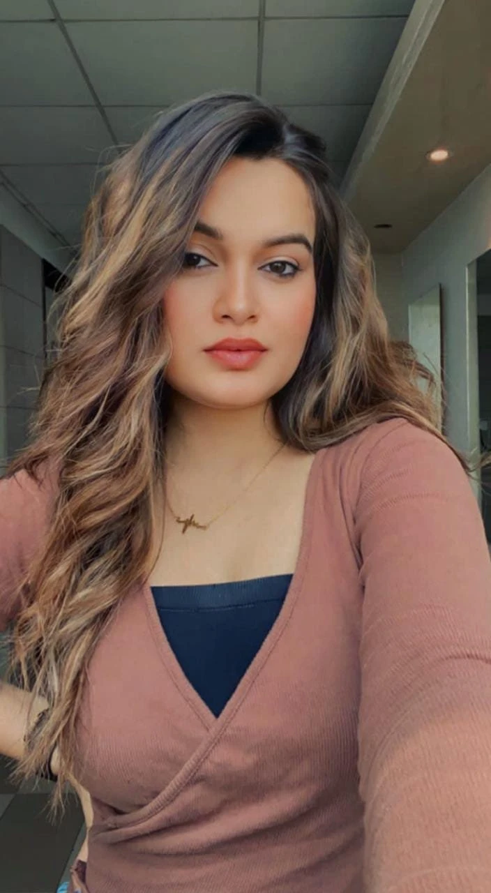 INDEPENDENT GIRL CAM OR REAL Meet – Indian escort in Hyderabad — 2 / 5
