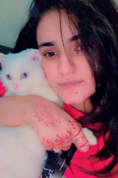 Maira – Pakistani escort in Karāchi — 10 / 12