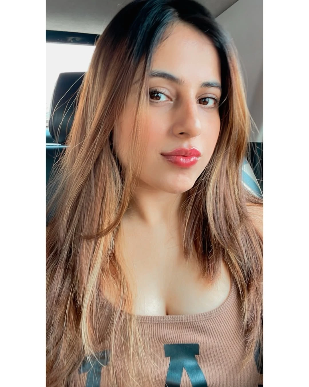 Kanika Das – Indian escort in Udaipur — 2 / 3