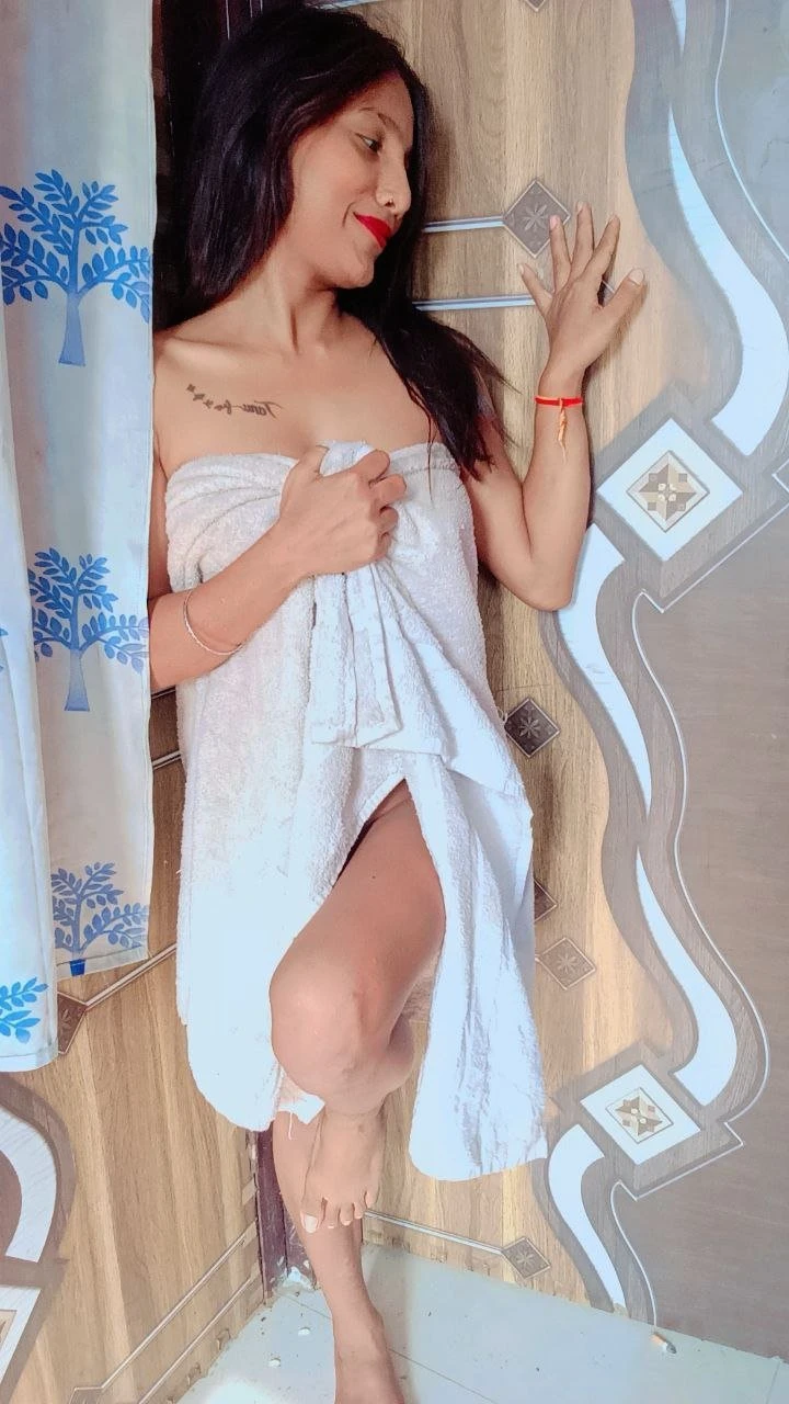 Nidhi – Indian escort in New Delhi — 3 / 13