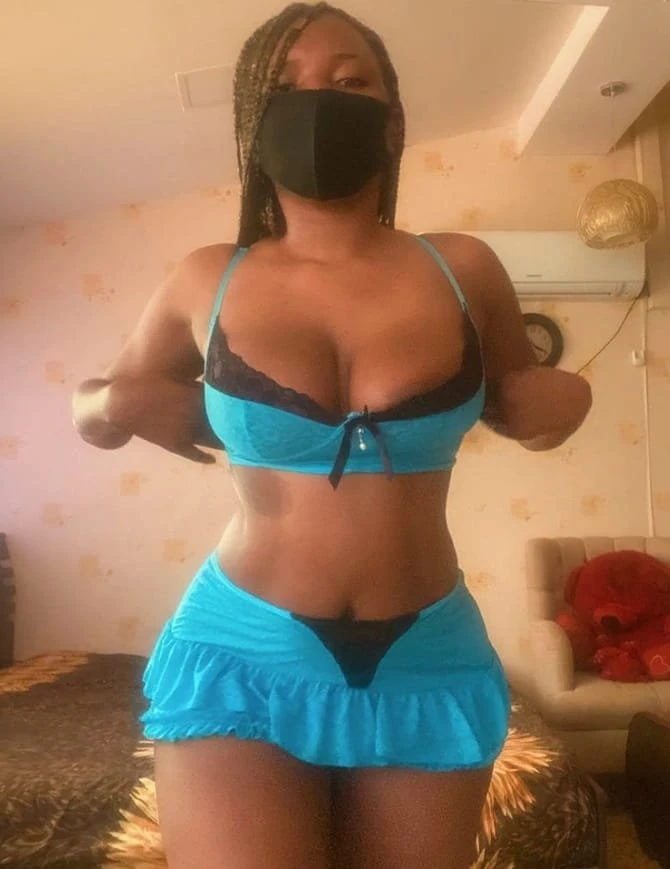 NAILA – South African adult performer in New Delhi — 2 / 5
