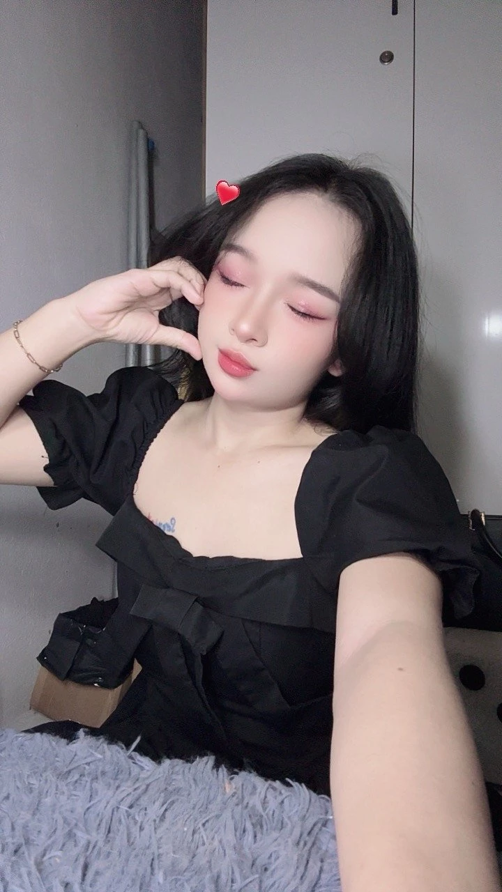 NAMY – Vietnamese escort in Ho Chi Minh City — 7 / 9