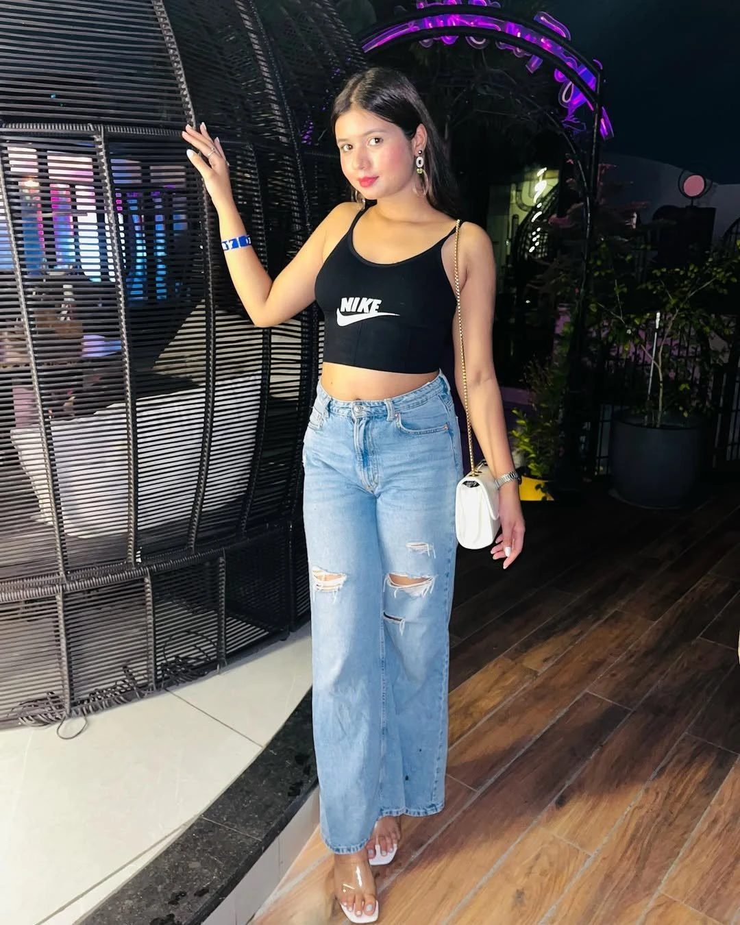 Independent Service in Kolkata Cash – Indian escort in Kolkata — 6 / 9
