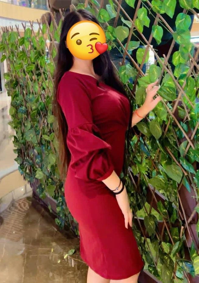 ꧁༒Ruhi Real Meet & Cam Session༒꧂ – Indian escort in Pune — 1 / 5