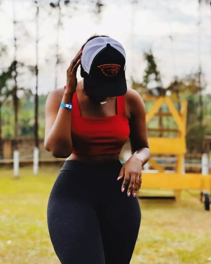 Linda – Ugandan escort in Kampala — 2 / 8
