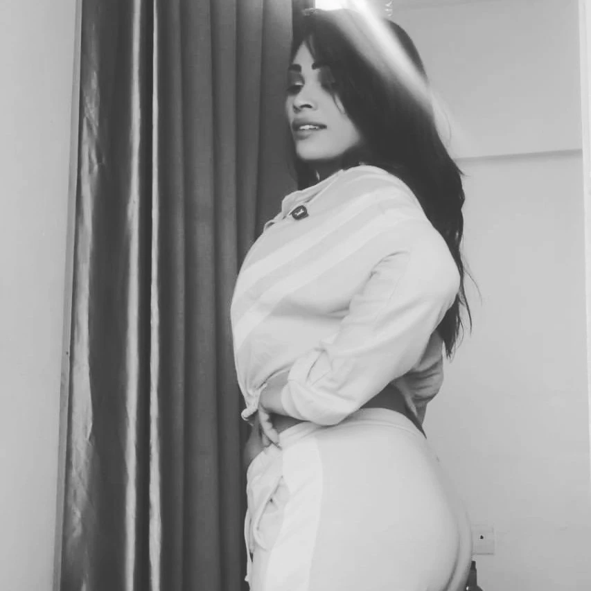 Reshma – Indian escort in Mumbai — 9 / 11