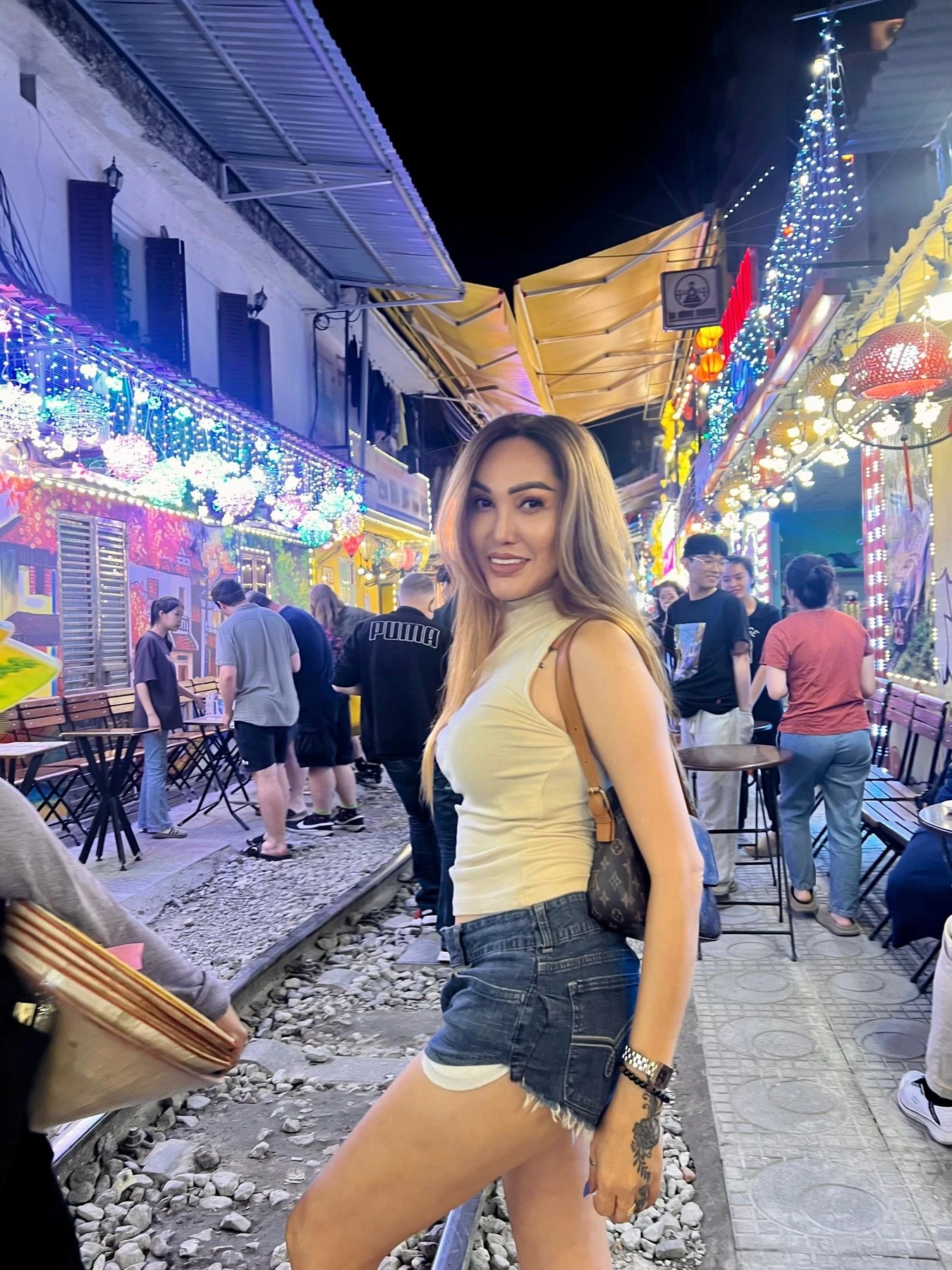 / HOTSEXY AIKO just cam show – Japanese escort in Mumbai — 8 / 16
