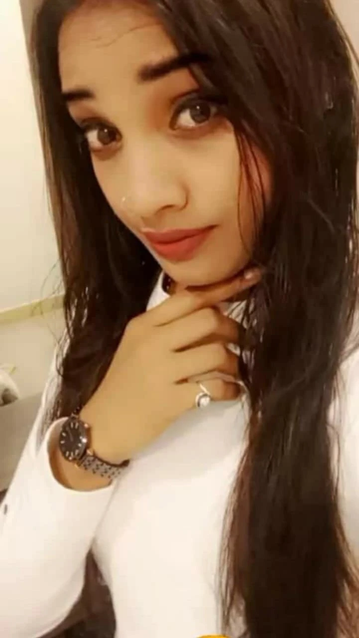 Sakshi Escort Service – Indian escort in Pune — 4 / 5