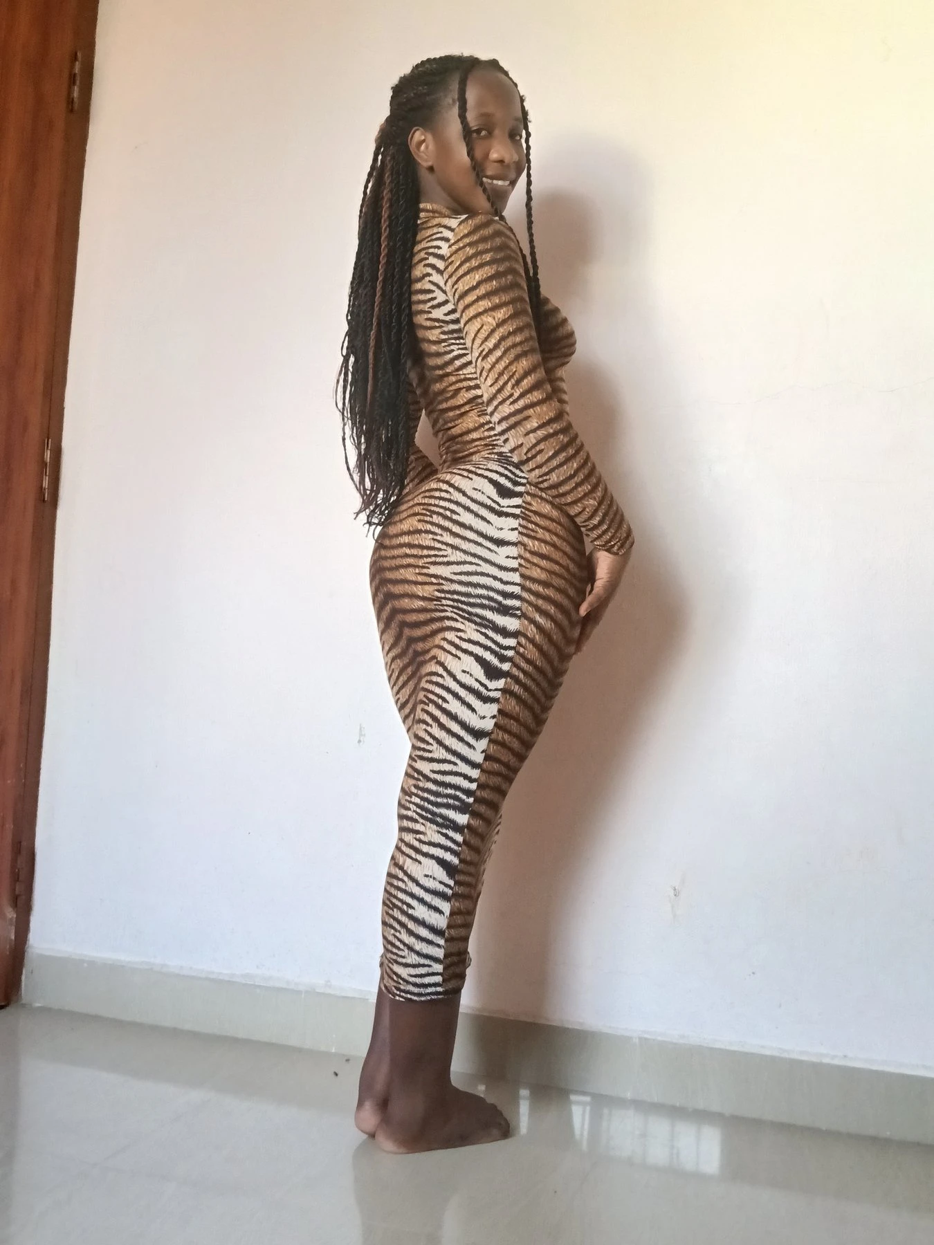 Terry – Burundian escort in Chennai — 1 / 2