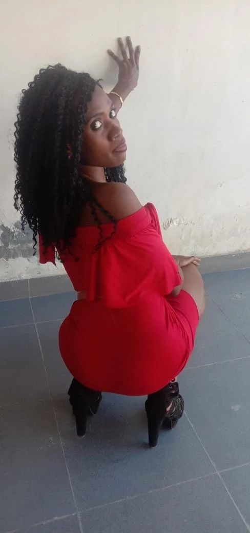 Angle – South African escort in Ludhiana — 4 / 5