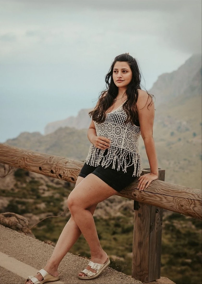 Independent Sakashi Reel Meet/fun – Indian escort in Mumbai — 2 / 4