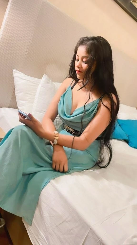 Sexy Airhostess College Girls – Indian escort in Hyderabad — 2 / 4