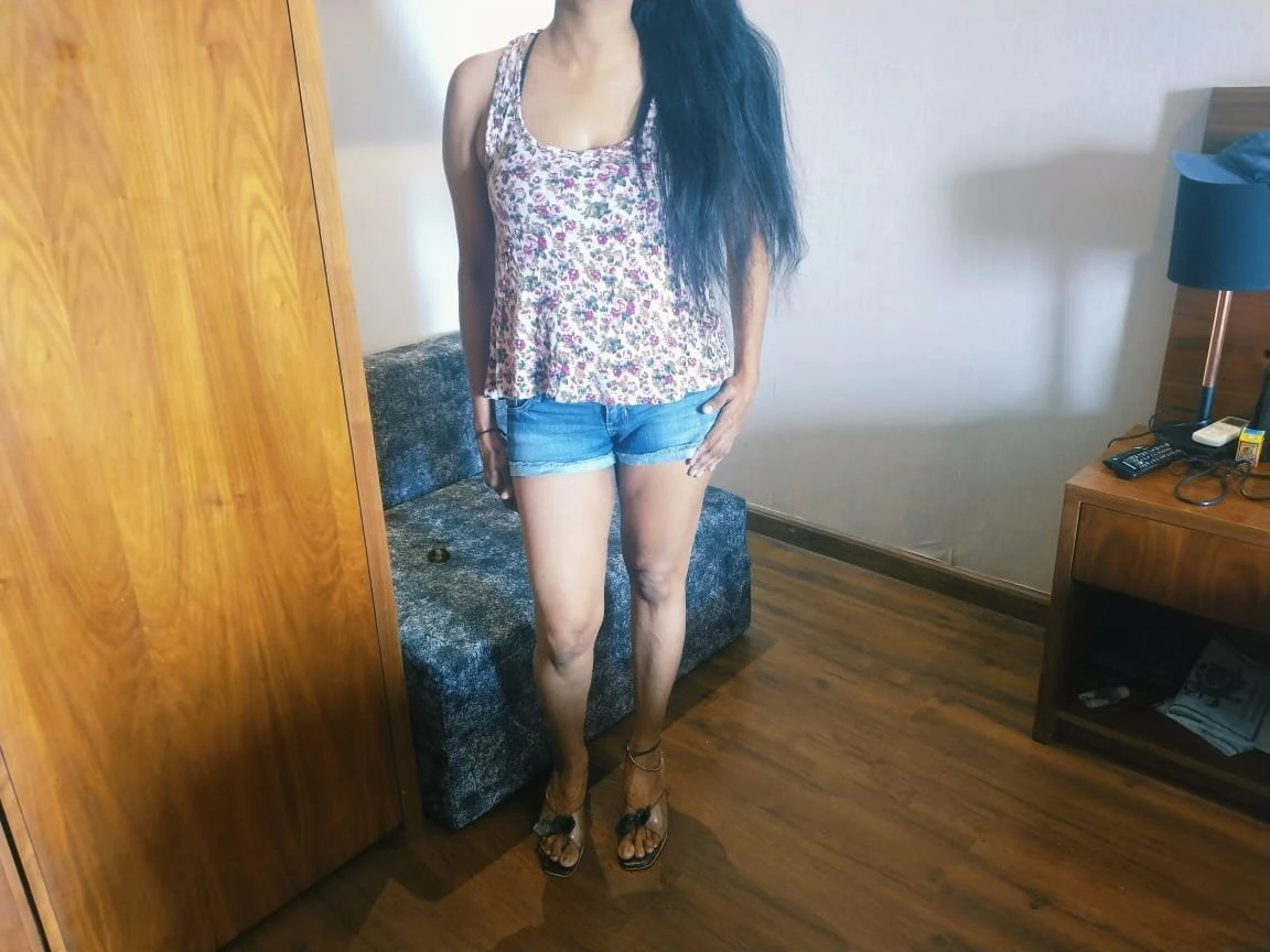 Mature Queen – escort in Navi Mumbai — 2 / 3