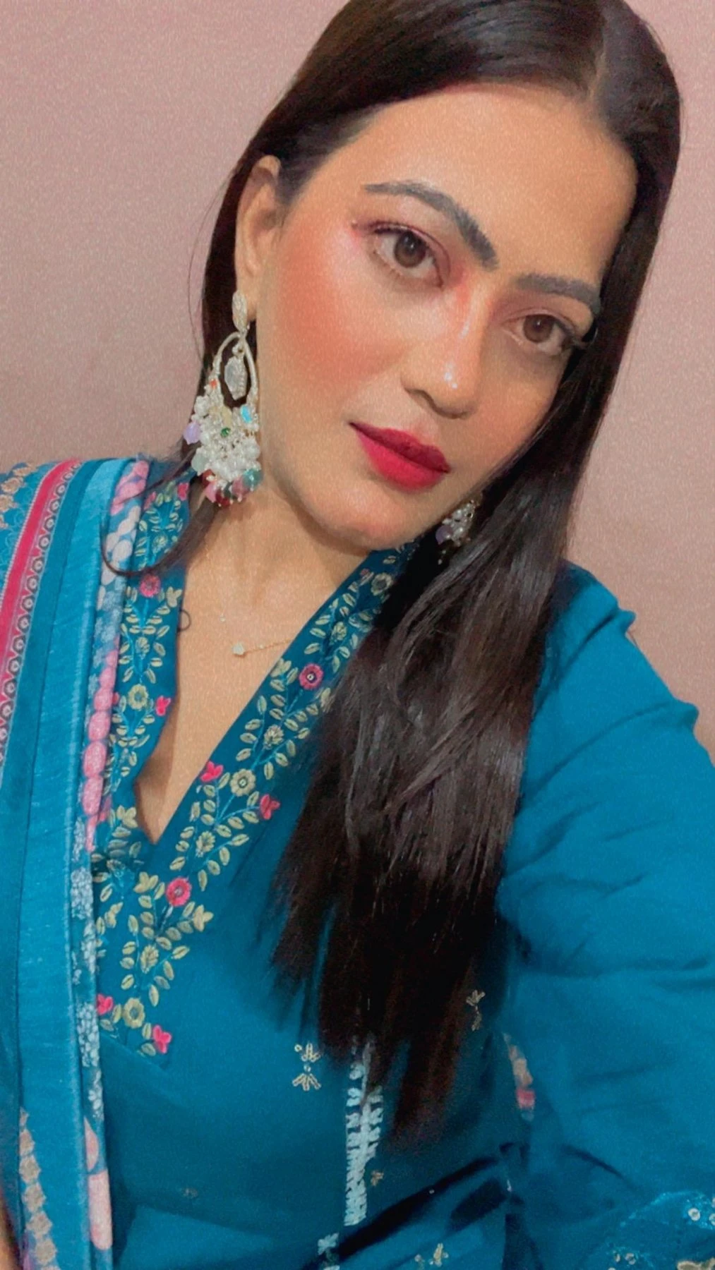 Sandhya – Indian escort in Mumbai — 2 / 3